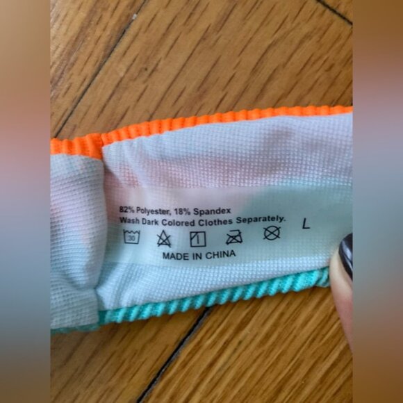 Never worn bikini - Picture 8 of 9